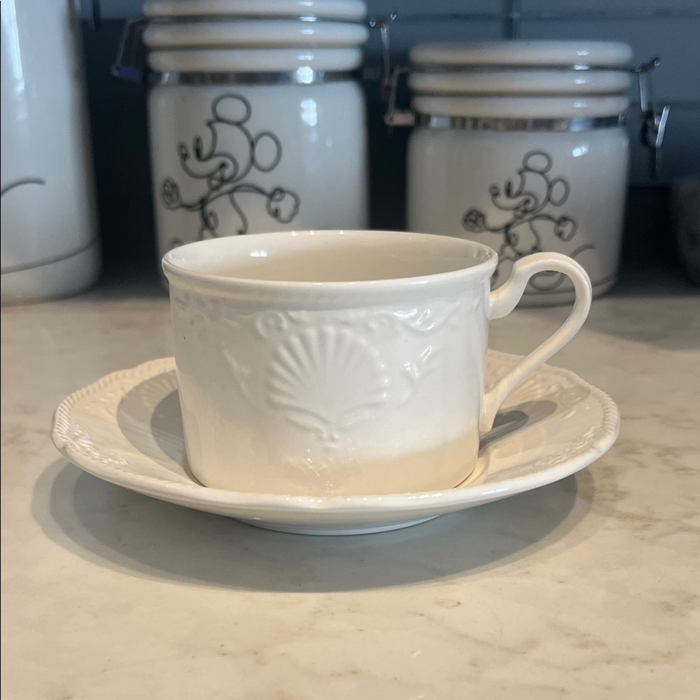 Vintage Mikasa Cream Cup and Saucer Set of 8 
8 plates 8 cups, 16 piece total.